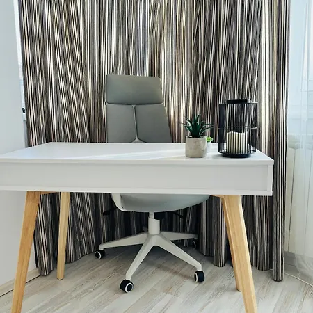 Red Flat 2br With Luxurious King Bed & Hot Tub * 부쿠레슈티