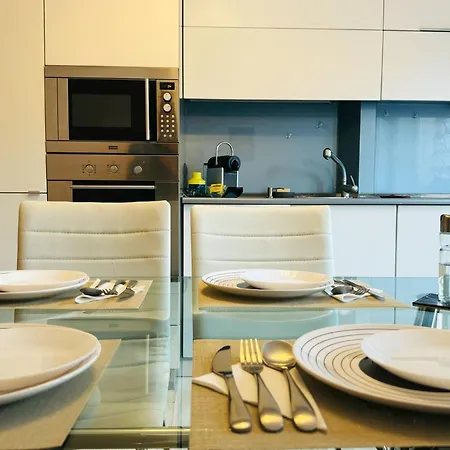 아파트 Red Flat 2br With Luxurious King Bed & Hot Tub