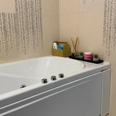 아파트 Red Flat 2br With Luxurious King Bed & Hot Tub *